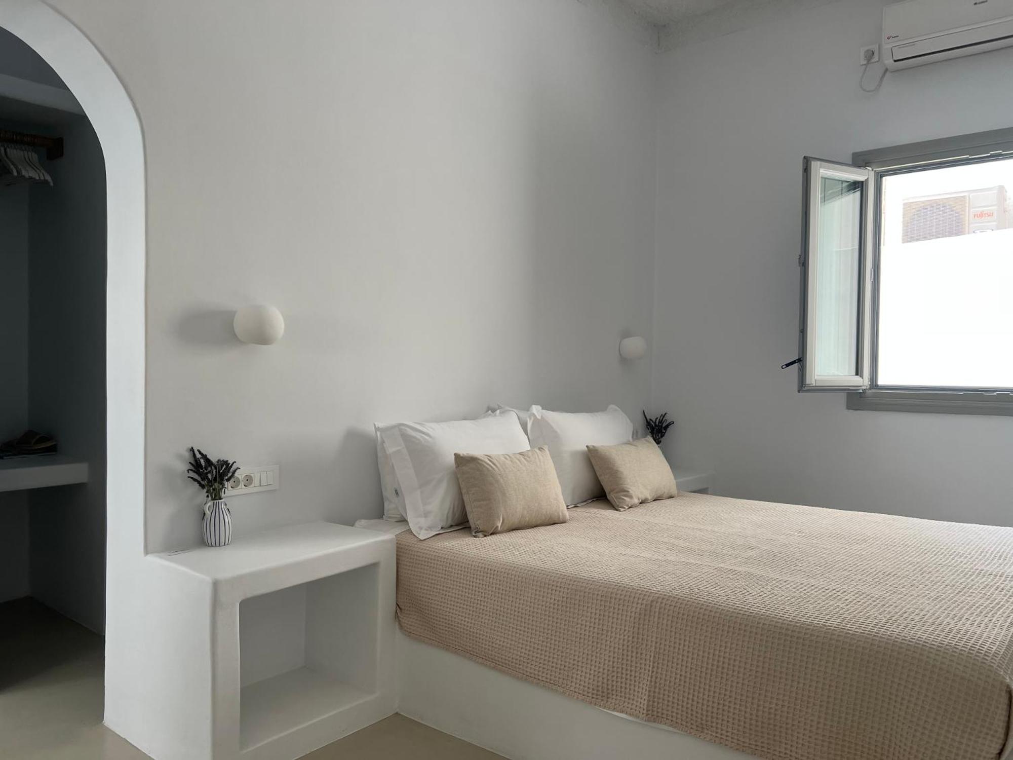 Mod Santorini Vegan Boutique Hotel Fira  Extérieur photo